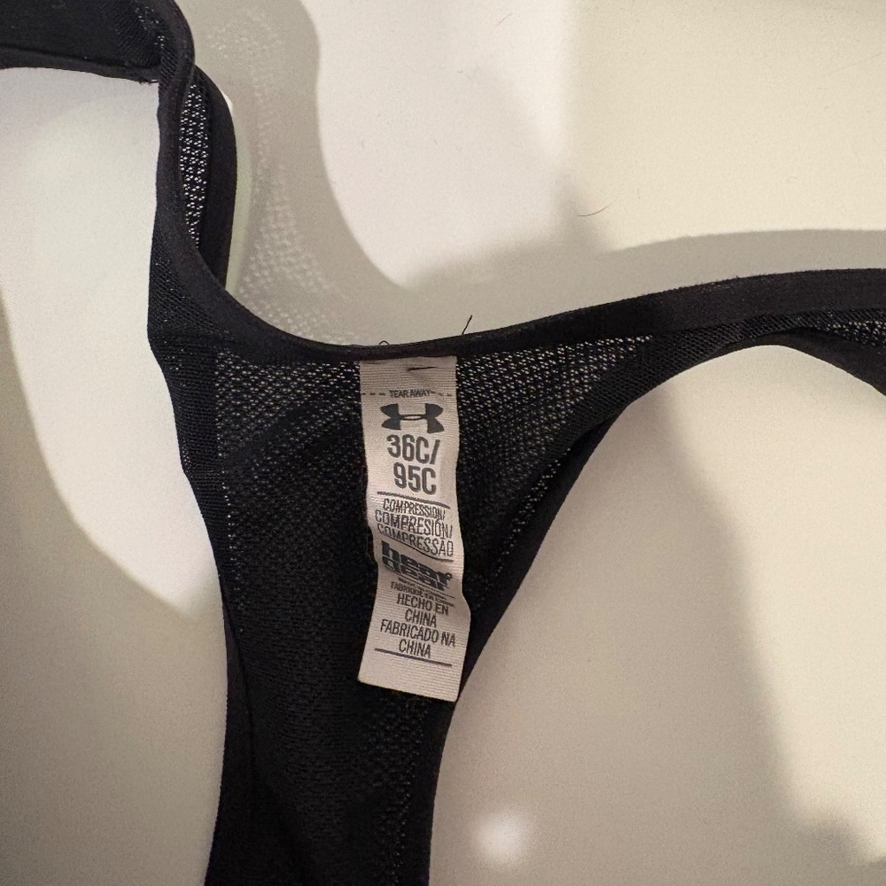 Black Underarmour 36c sports bra - Picture 2 of 3